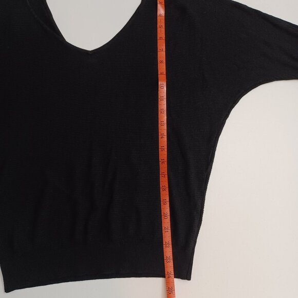 Women's Express Black Ribbed 100% Rayon V Neck Black Top Size Medium - Picture 6 of 8